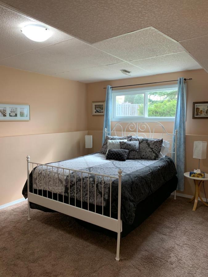 Newly Renovated Basement Suite! Lethbridge Exterior photo