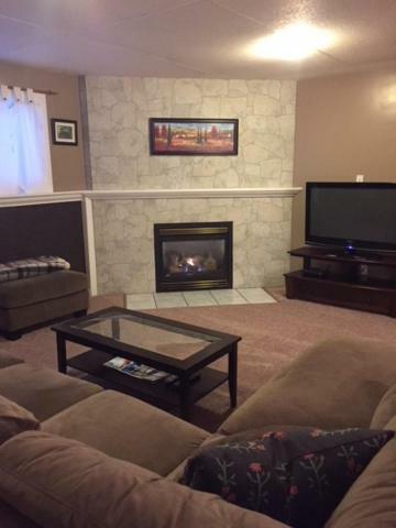Newly Renovated Basement Suite! Lethbridge Exterior photo