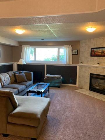 Newly Renovated Basement Suite! Lethbridge Exterior photo